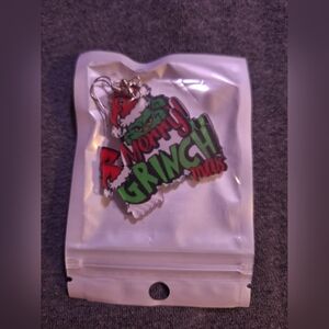 The Grinch, Earrings